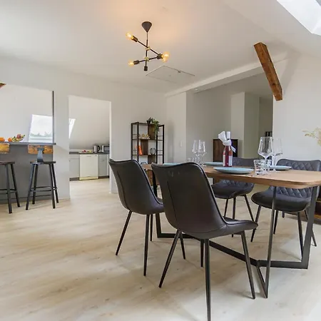 Lausitz-apartment, 80m2, Waschtrockner, 2 X Parkplaetze, Kueche, Netflix *