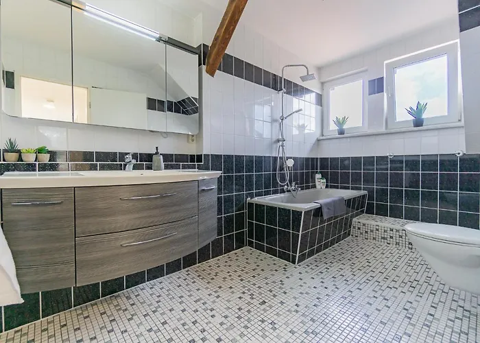 Apartment Lausitz-apartment, 80m2, Waschtrockner, 2 X Parkplaetze, Kueche, Netflix Cottbus